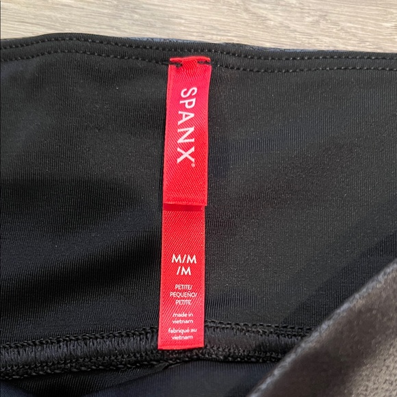 SPANX Shiny Black Leggings - Picture 2 of 7